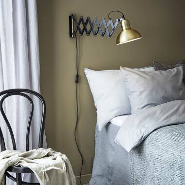 Image of Riggs Wall Light with Plug