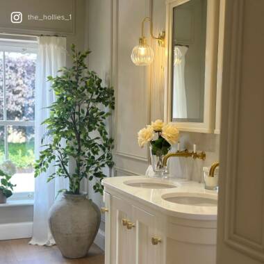 Image of Luxia Kingly Bathroom Wall Light