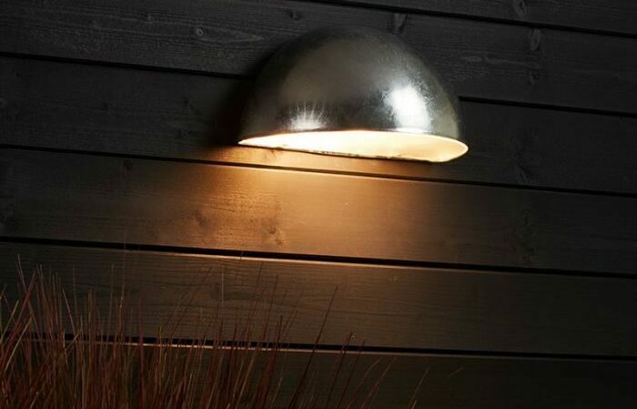 contemporary wall light